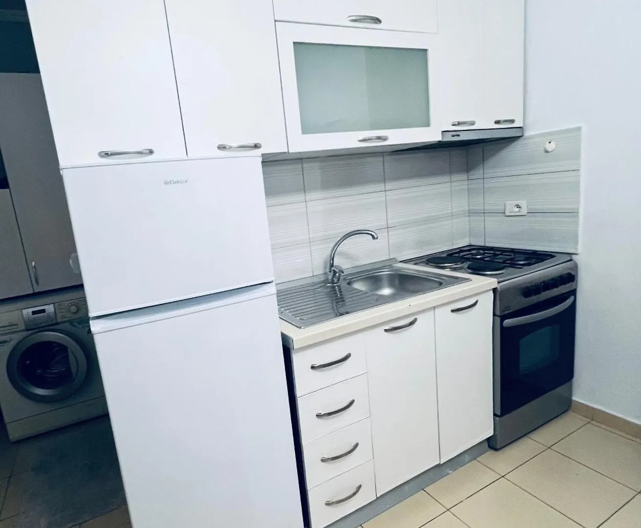 Rajs Apartment Tirana 0*,
